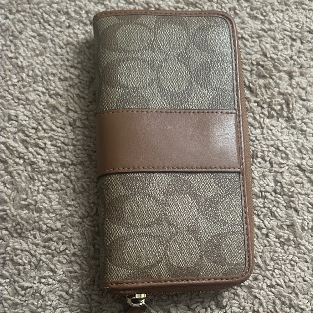 Coach Signature Brown and Tan Zip Wallet - Picture 6 of 8